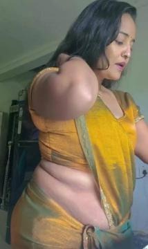 Tamil item aunty online offline sex enjoy WhatsApp 