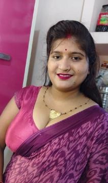 Open body showing WhatsApp video chat 
