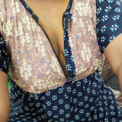 Individual hot saree aunty real meet big boobs 
